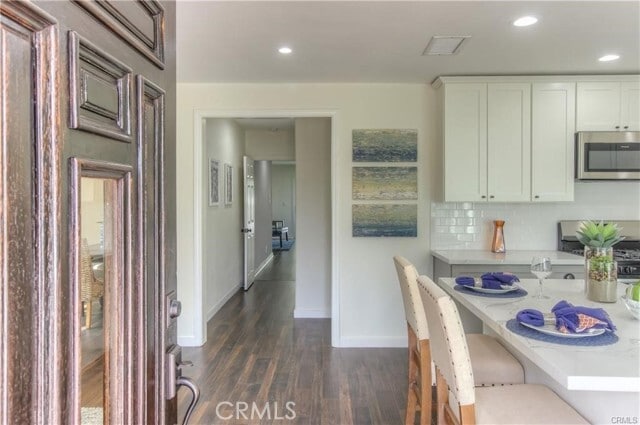 Building Photo - 1925 N Screenland Dr