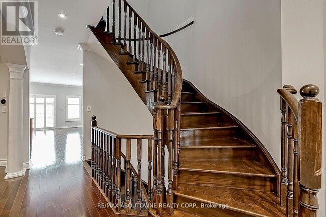 Building Photo - 2415 Presquile Dr