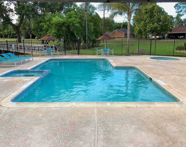 Building Photo - The Landing Apartments