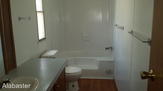 Building Photo - 66 Upper Colonias Rd