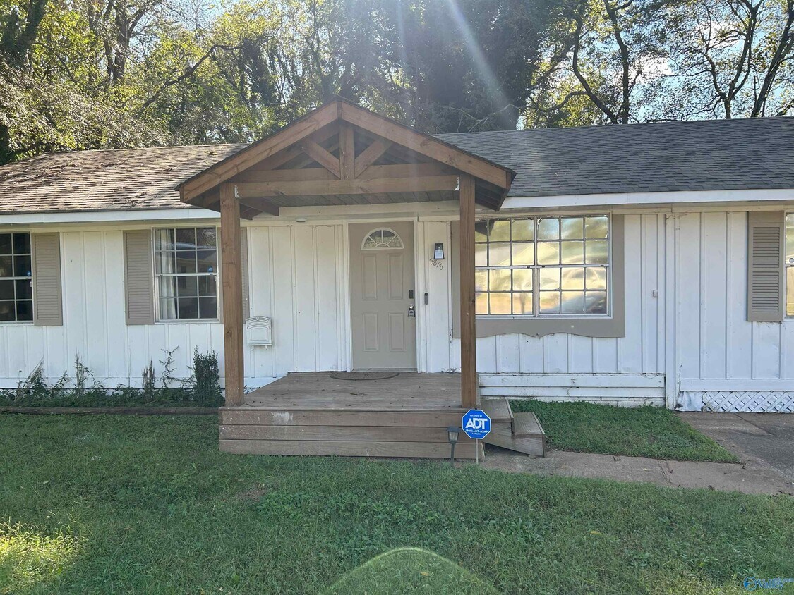 Foto principal - 3815 Ridgecrest Cir SW