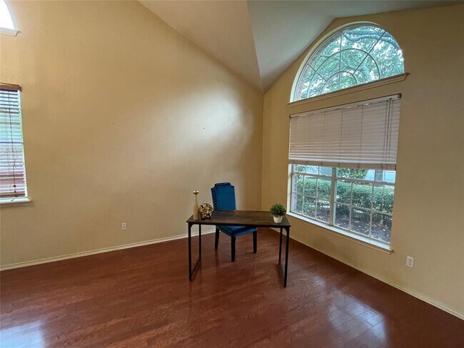 Building Photo - 8811 Sendera Mesa Dr