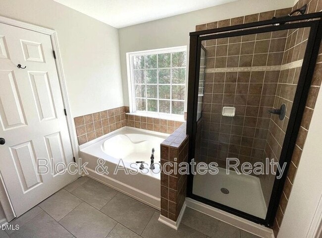 Building Photo - 359 Ashdale Dr