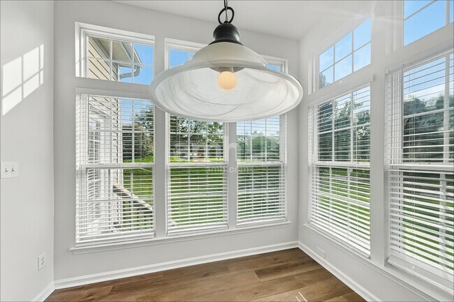 Foto del edificio - 5071 Sunburst Ln