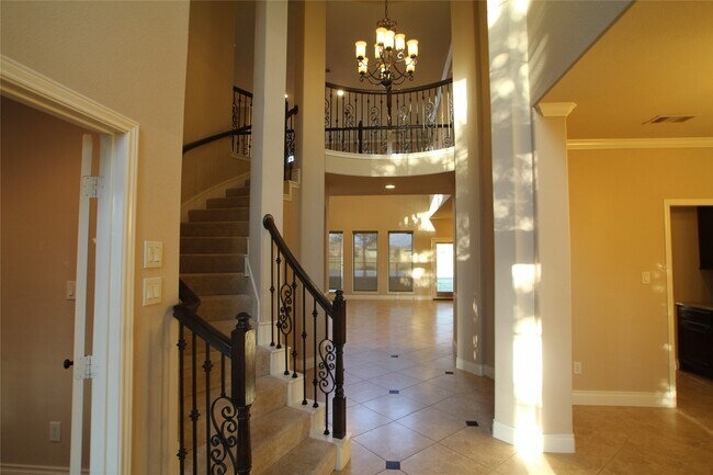 Building Photo - 1995 Biscayne Lake Dr