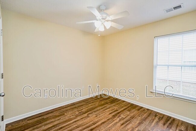 Building Photo - 526 Seays Crest Dr