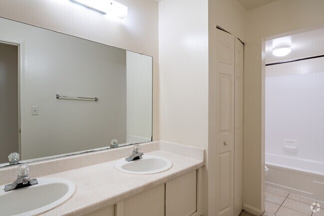 2HAB, 1BA - 710SF - 404 Forest