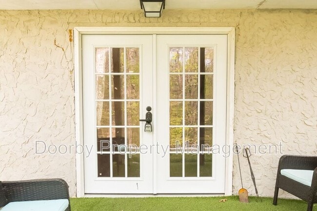 Foto del edificio - 1313 Timbercrest Ln