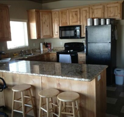 Building Photo - 303 W 2600 S