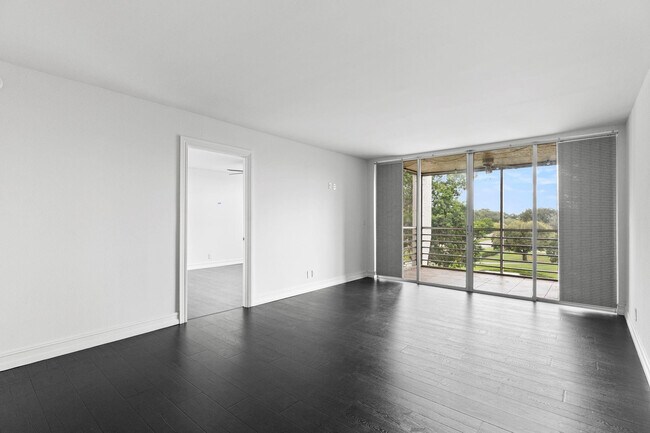 Foto del edificio - 9470 Poinciana Pl