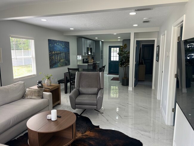 Foto del edificio - 6704 N 11th St