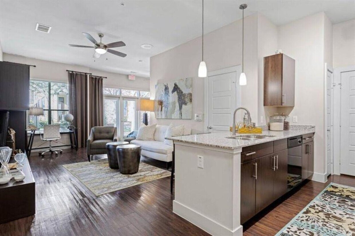 Foto principal - 6401 Escena Blvd