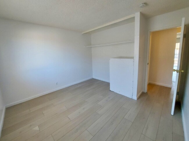 Foto del edificio - Freshly Updated 2 bed, 1 bath Upstairs Con...