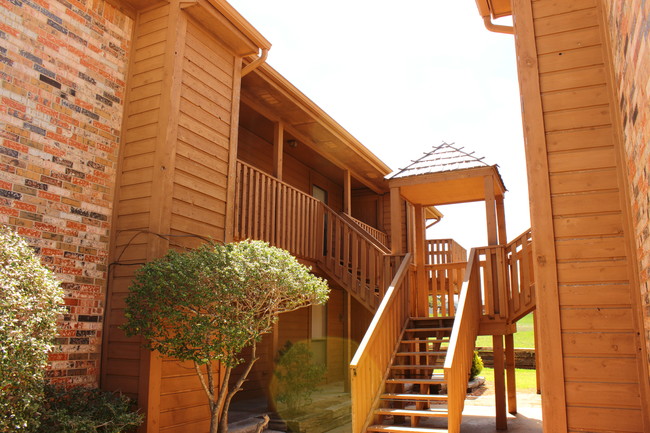 Building Photo - Crystal Pointe