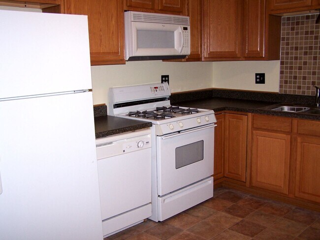 Foto del edificio - Very sharp 3BR 1 bath ranch home in Normal...