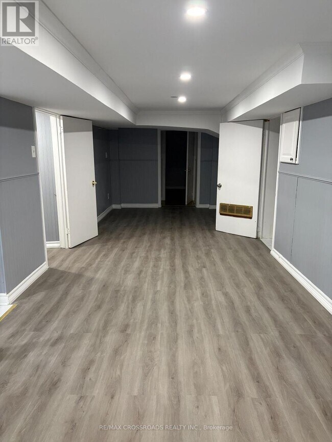 Photo du bâtiment - 466 Brimley Rd