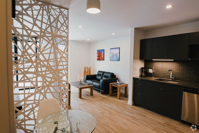 Building Photo - 221 Stradbrook Ave