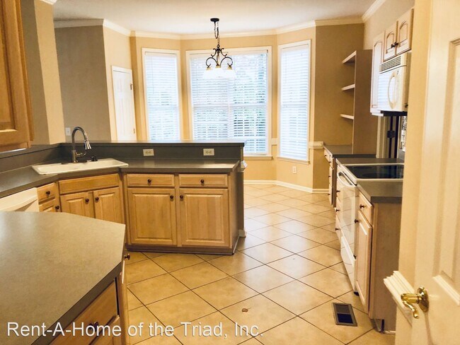 Building Photo - 4 br, 2.5 bath House - 4508 Tenby Drive