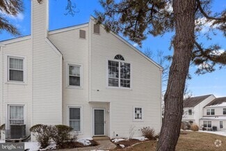 Building Photo - 28 Portsmouth Ct