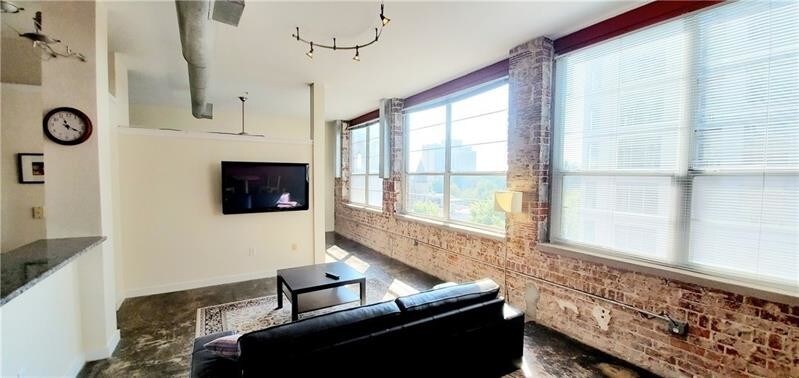 Primary Photo - 800 W Peachtree St NW