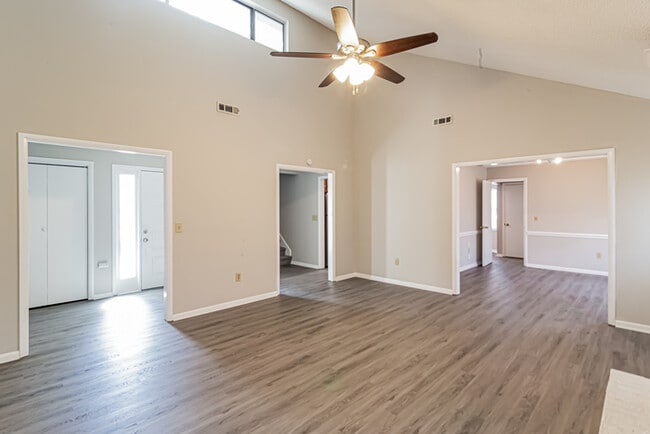 Building Photo - 158 Fox Chase Dr