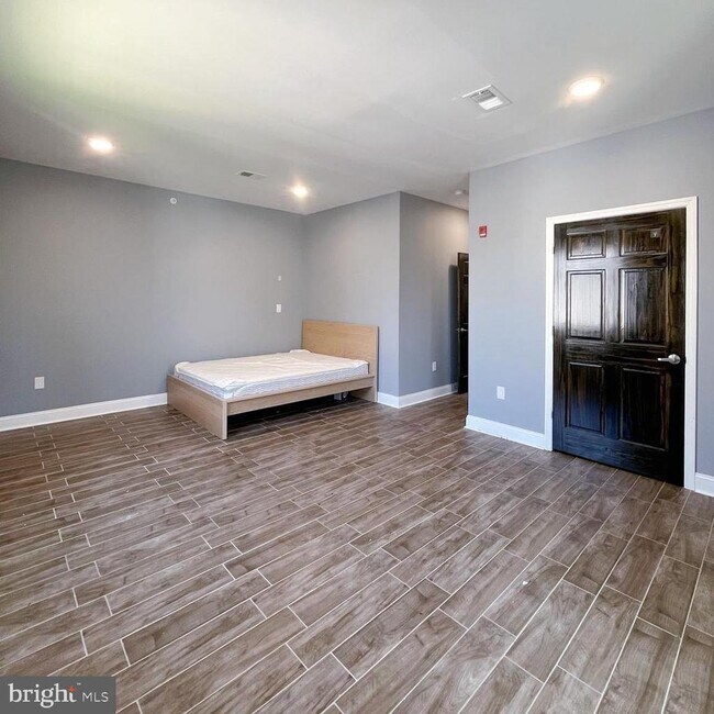 Foto del edificio - 1306-8 N Carlisle St