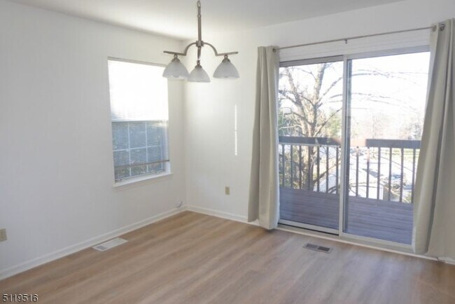 Foto del edificio - 396 Terrace Ln