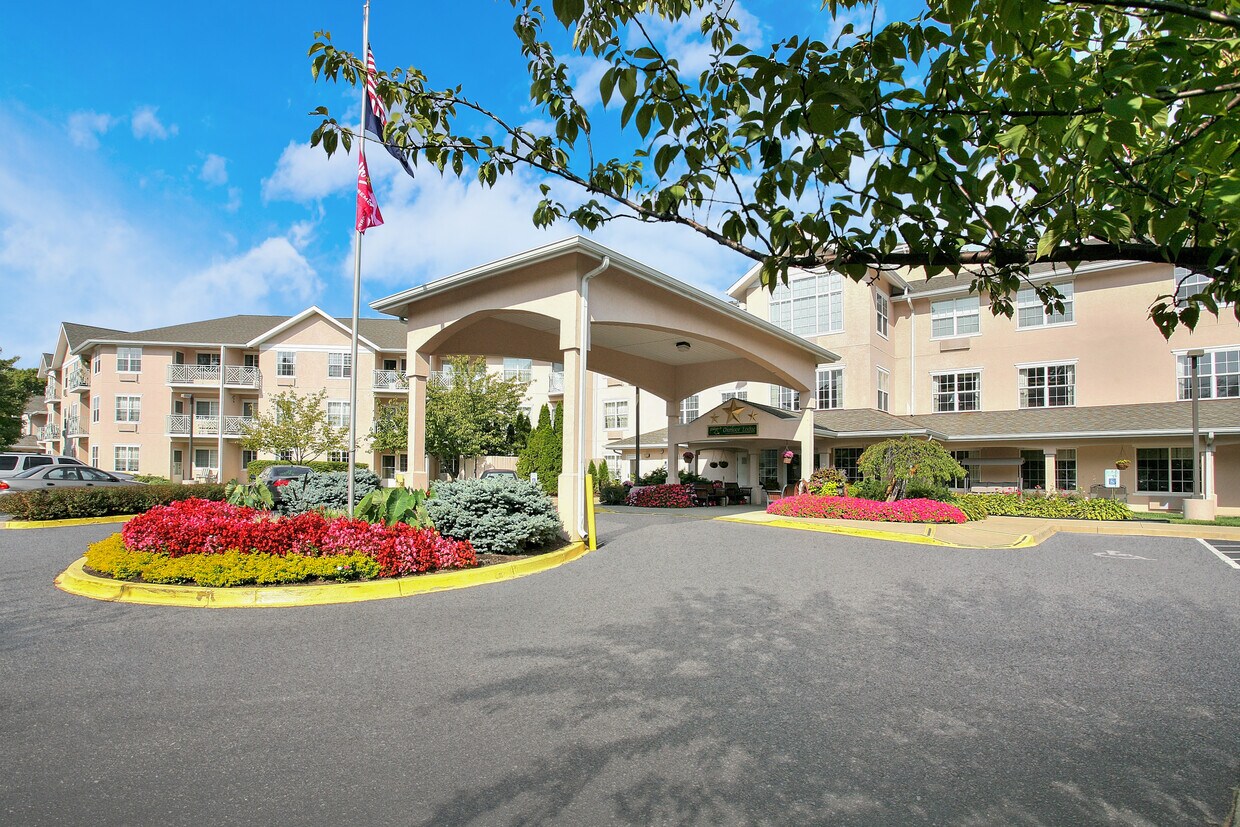 Foto principal - Oxmoor Lodge Independent Senior Living