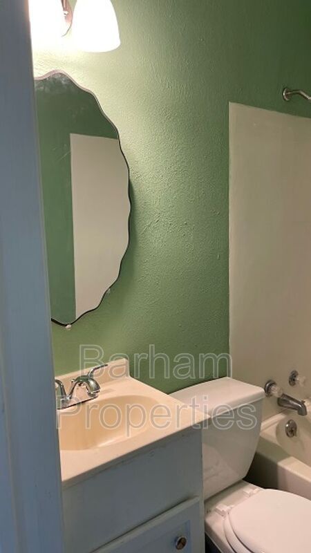 Foto del edificio - 916 Cason St
