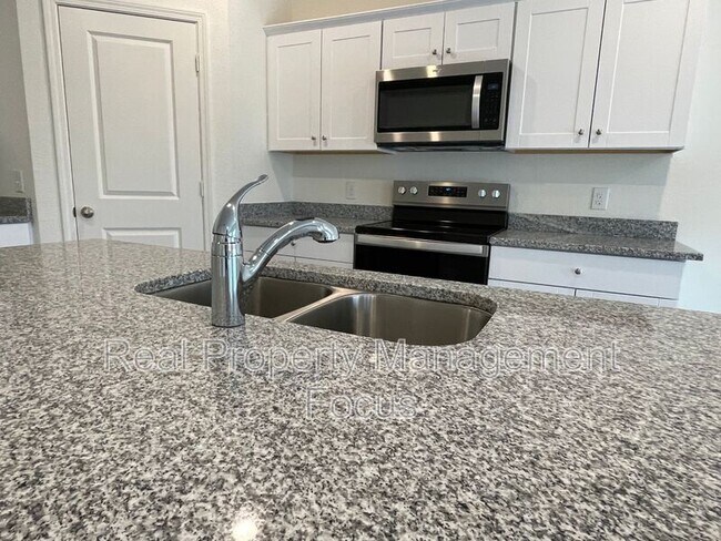 Foto del edificio - 2629 Silver Leaf Ln