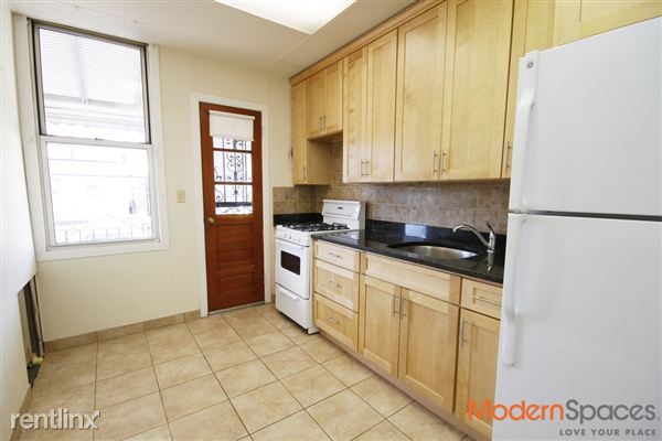 Primary Photo - 2323 29th St