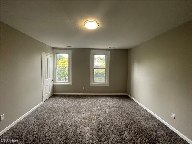 Building Photo - 7100 Lawn Ave