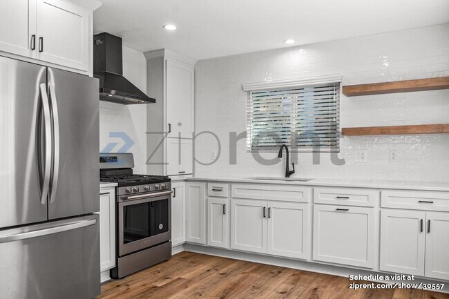 Building Photo - 15312 Binney St