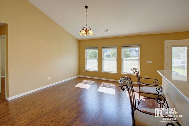 Building Photo - 97 Avonshire Dr