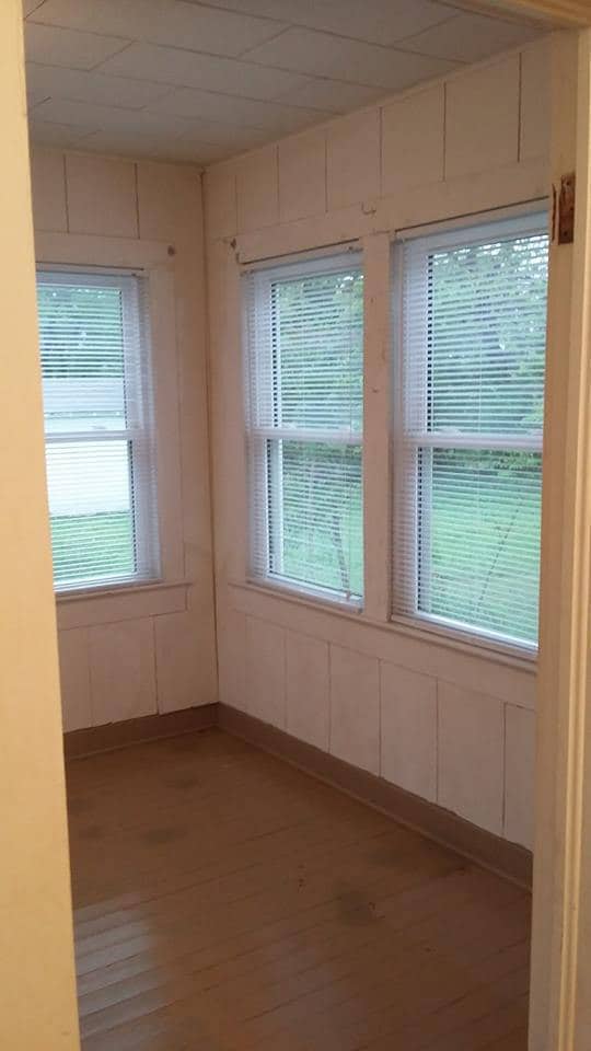 Building Photo - Nice VINTAGE 2 Bedroom, 2 Bath& Bonus room...