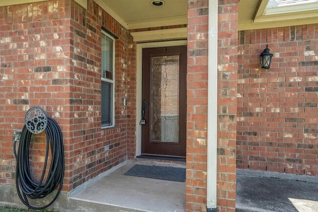 Photo - 2912 Day Star Dr House