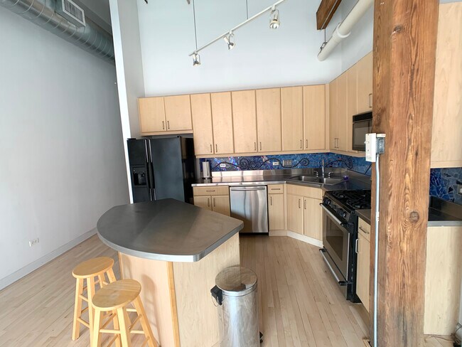 Foto del edificio - 1330 W Monroe St
