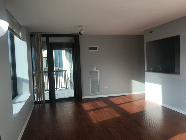 Building Photo - 400 N LaSalle St