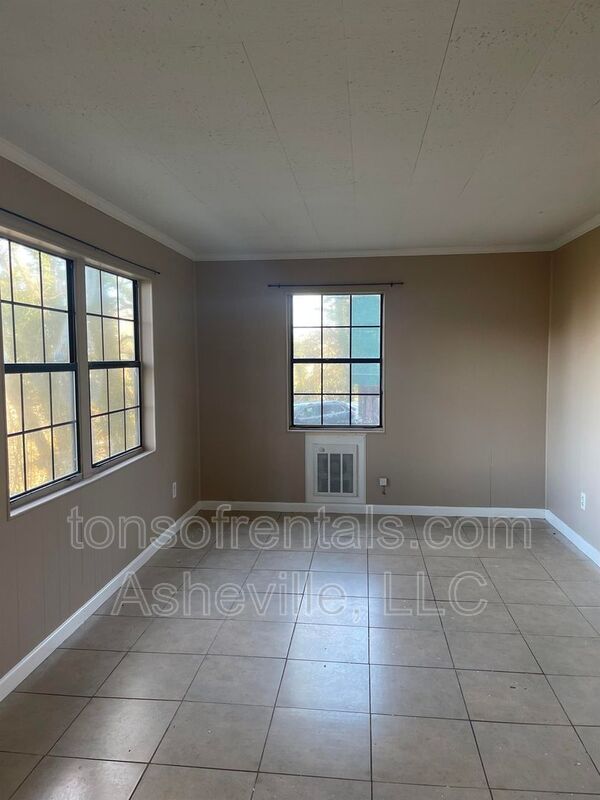 Primary Photo - 84 Toms Park Cir