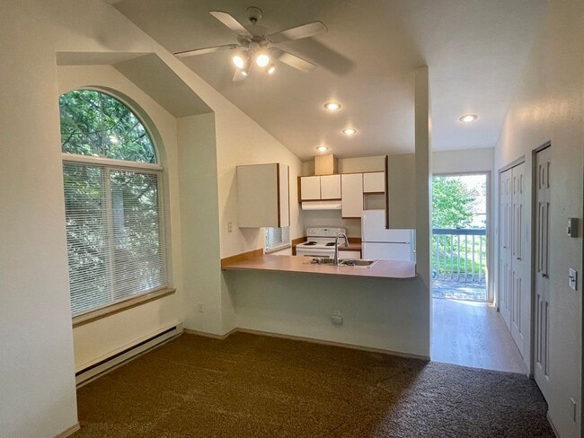 Building Photo - 2-Bedroom Apartment near Walking Trails and Whatcom Falls Park