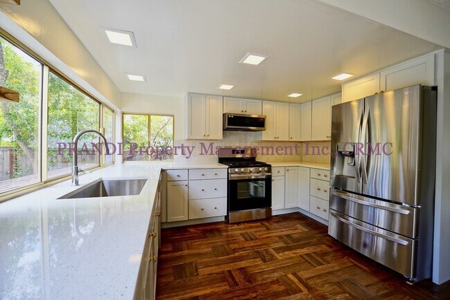 Foto del edificio - Spacious San Marin Home with Pool!