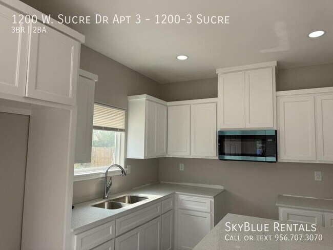 Building Photo - 1200 Sucre Dr