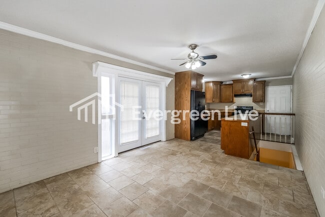 Building Photo - 3106 E 94th St