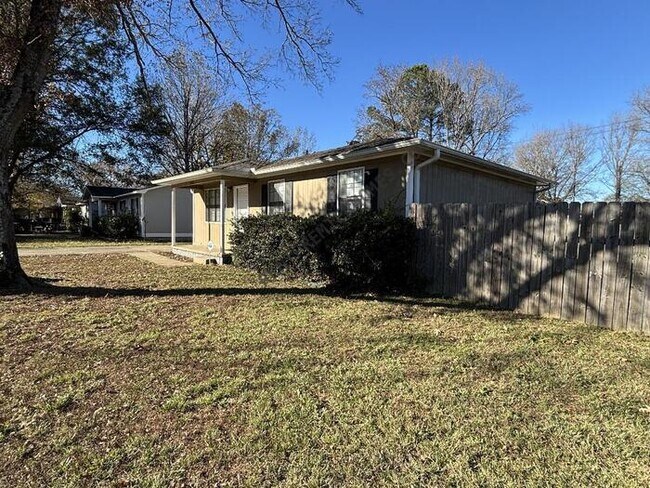 Foto del edificio - 1908 Kelly Dr