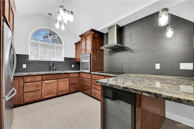 Foto del edificio - 13 Quamasia Ave