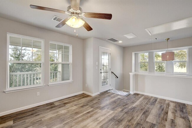Foto del edificio - 518 Stonewood Ln