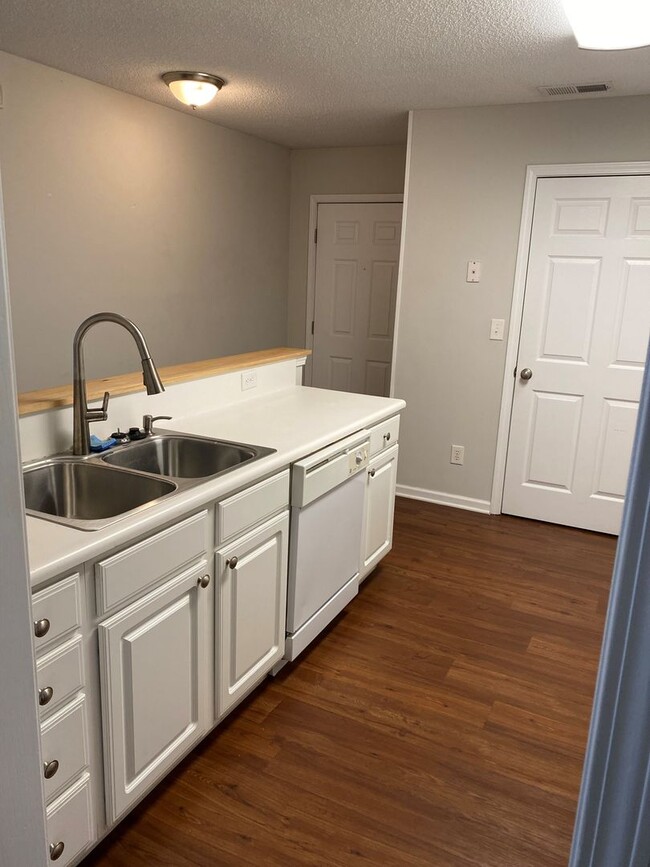 Photo - H5010-2 Apartment