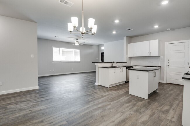 Foto del edificio - GORGEOUS 3 BEDROOM DUPLEX LOCATED IN MIDLOTHIAN ISD!