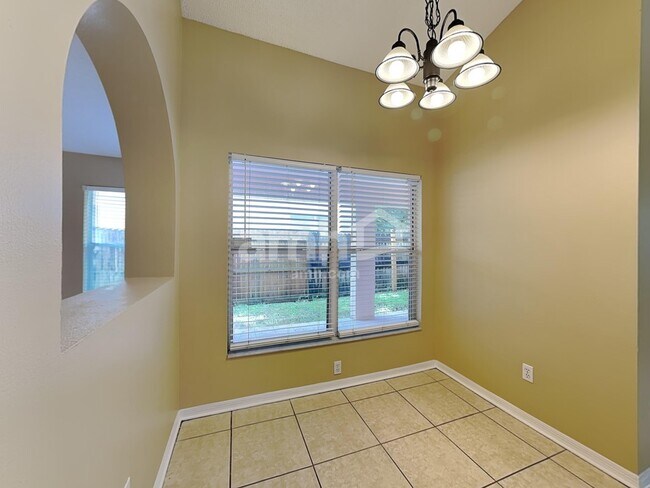 Foto del edificio - 350 Morning Creek Cir