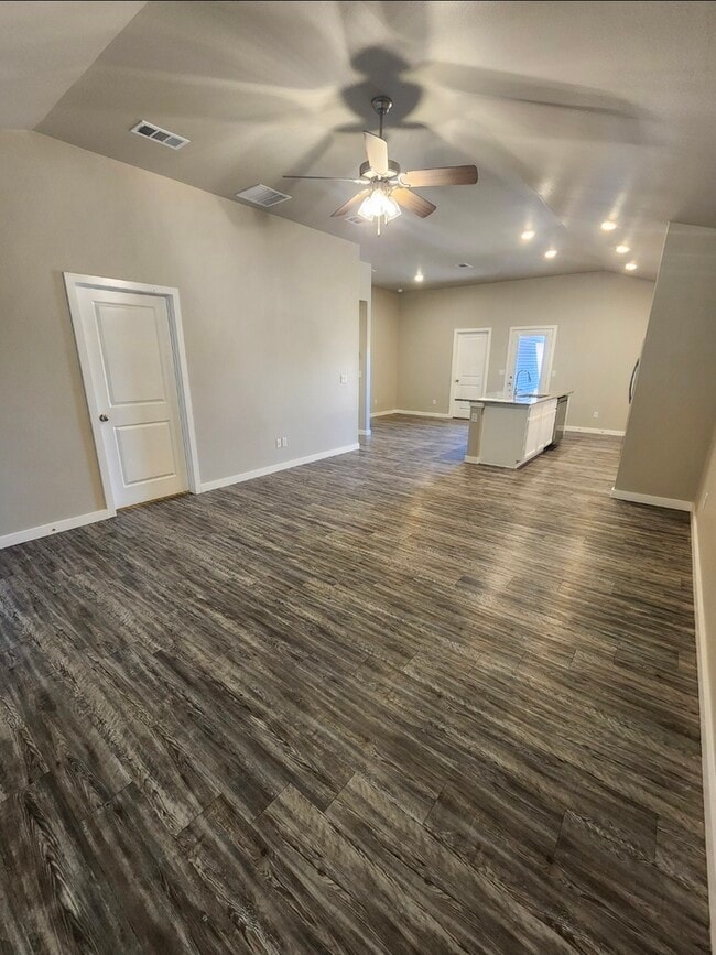 Foto del edificio - 3 bed 2 bath home in Lone Star Trails! 2 car garage